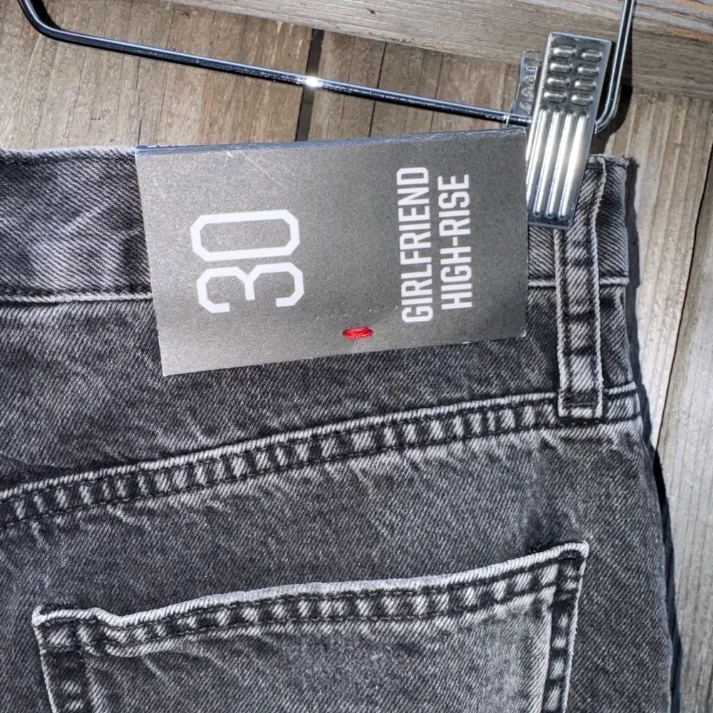 Urban Outfitters BDG Girlfriend High-Waisted Denim Short Size 30